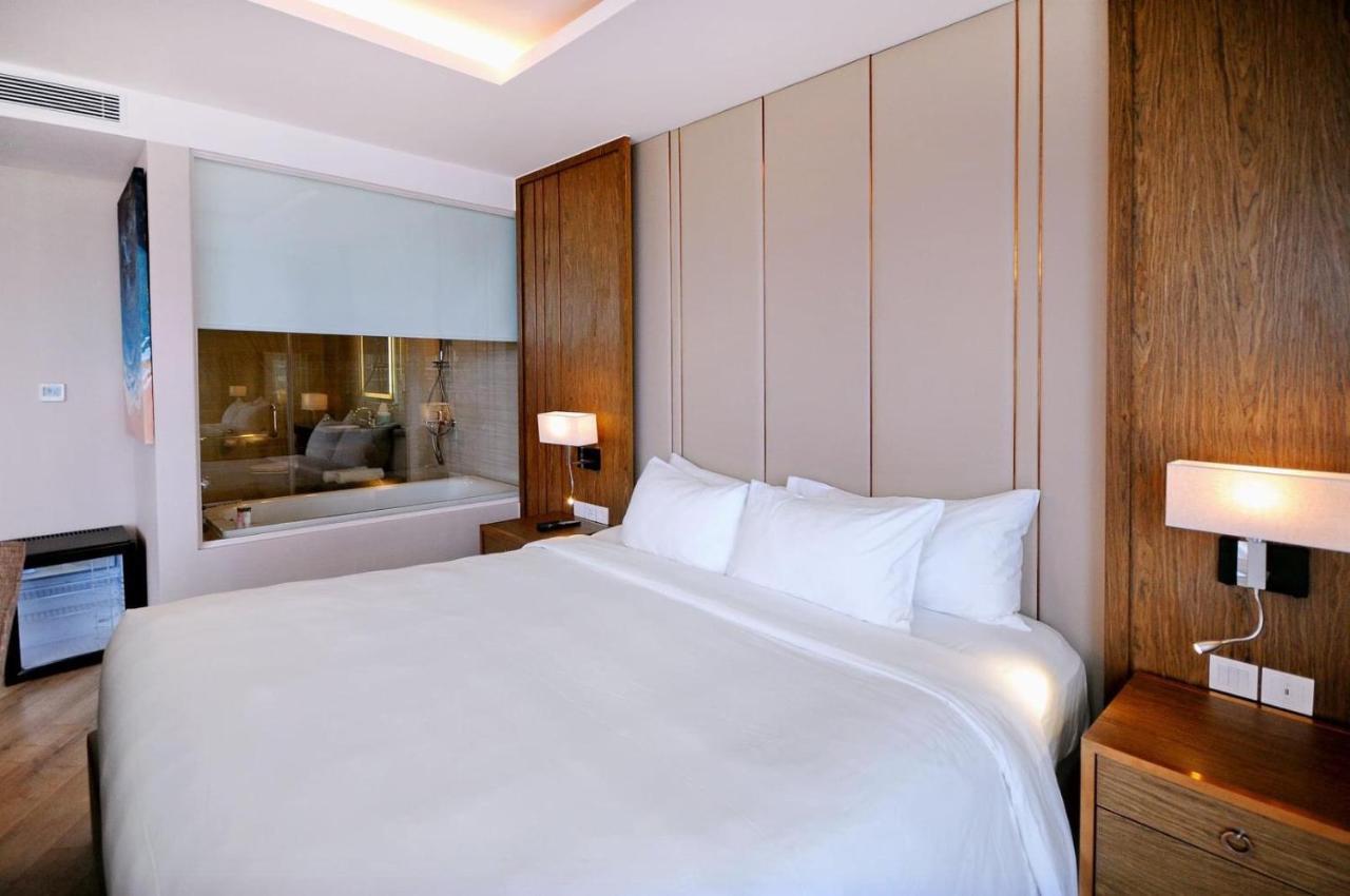 Panorama Central Nha Trang- Vietnam'S Highest Infinitive Rooftop Pool Exterior foto