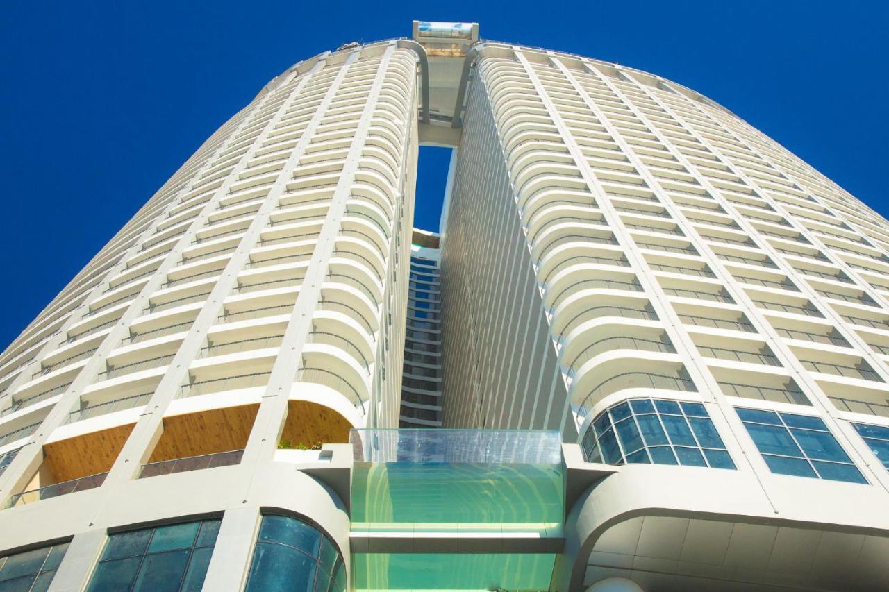 Panorama Central Nha Trang- Vietnam'S Highest Infinitive Rooftop Pool Exterior foto
