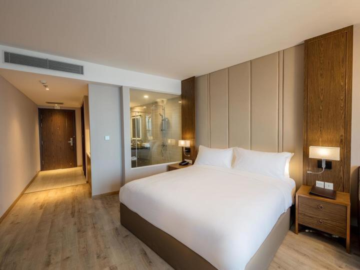 Panorama Central Nha Trang- Vietnam'S Highest Infinitive Rooftop Pool Exterior foto