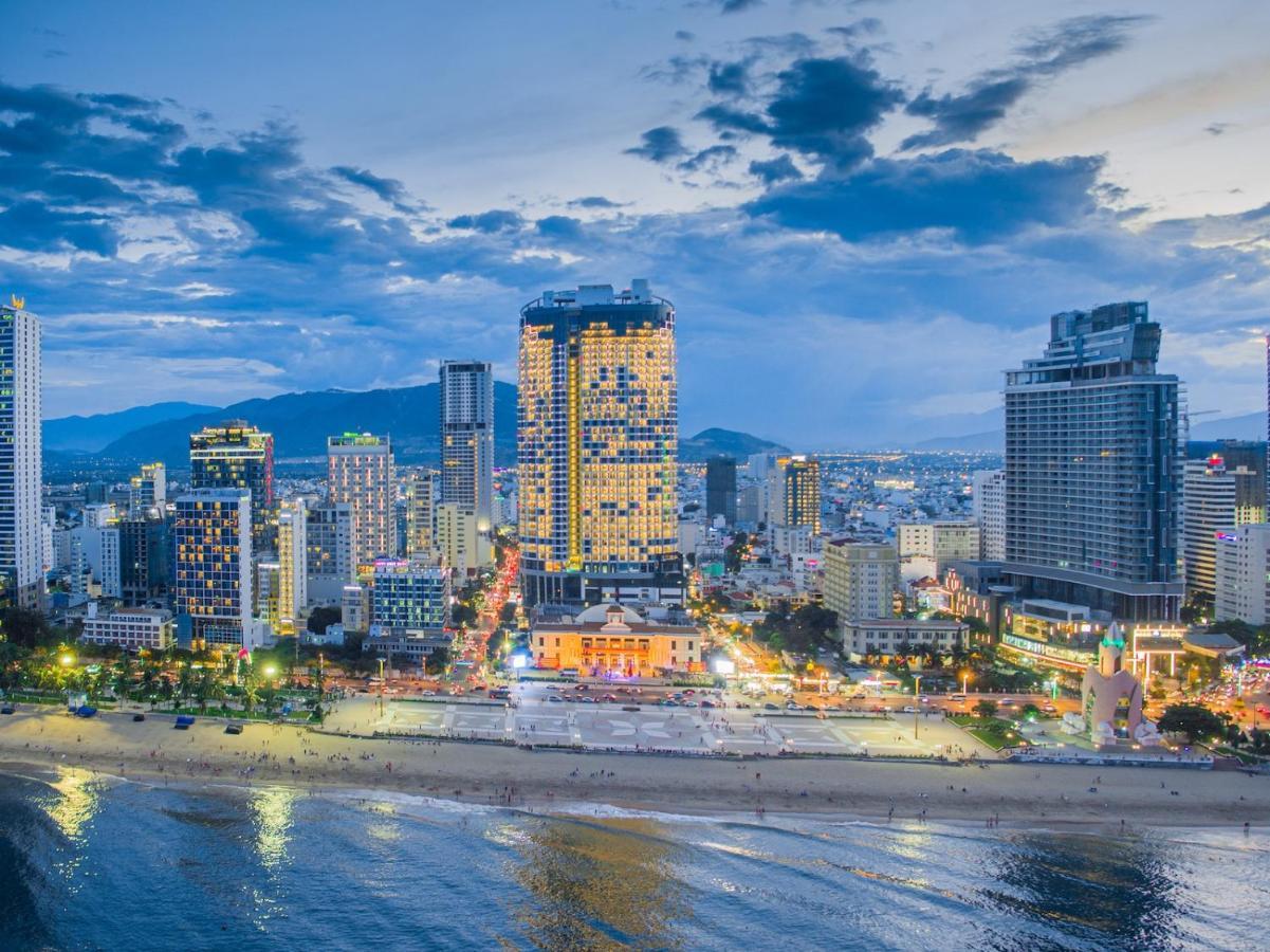 Panorama Central Nha Trang- Vietnam'S Highest Infinitive Rooftop Pool Exterior foto